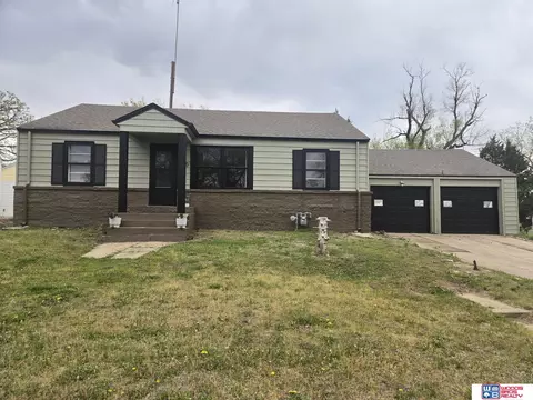 1210 B St, Fairbury, NE 68352