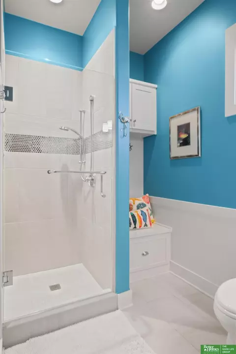 Bath - 23623 Hampton Rd, Elkhorn, NE 68022 photo 13 of 15