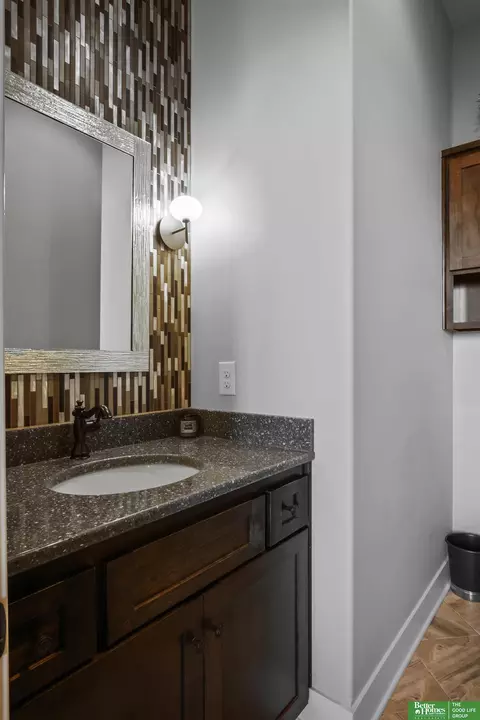 Bath - 23623 Hampton Rd, Elkhorn, NE 68022 photo 7 of 15