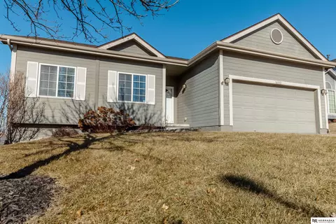 16332 Meredith Ave, Omaha, NE 68116
