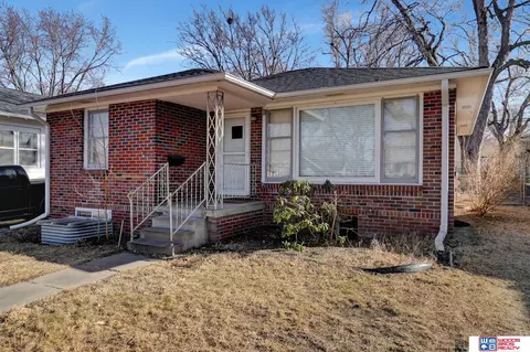 848 S 33rd St, Lincoln, NE 68510