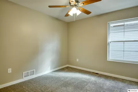 Bedroom - 2425 Ohio St, Omaha, NE 68111 photo 5 of 6
