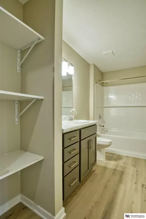Bath - 2425 Ohio St, Omaha, NE 68111 photo 1 of 4