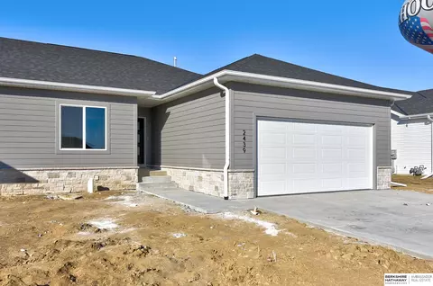 2439 N Oak St, Wahoo, NE 68066