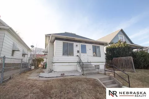 1041 Charleston St, Lincoln, NE 68508