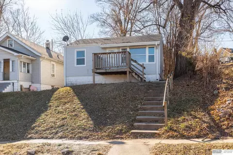 3365 Grant St, Omaha, NE 68111