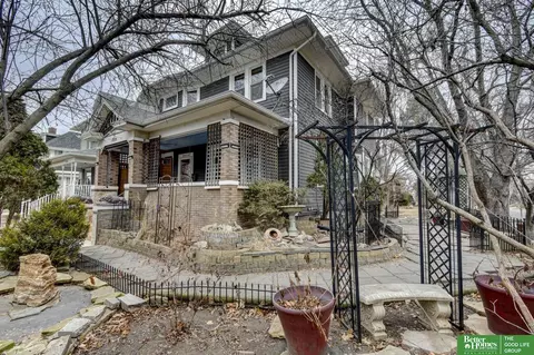 3554 Woolworth Ave, Omaha, NE 68105