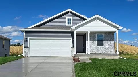 11852 S 115th St, Papillion, NE 68046