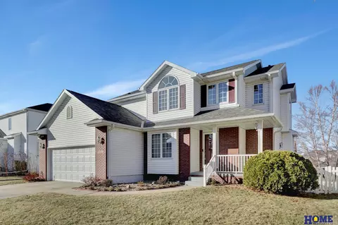 7661 S 38th St, Lincoln, NE 68516
