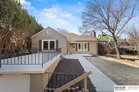 1110 Turner Blvd, Omaha, NE 68105