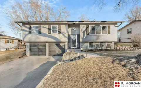 1255 S 165th St, Omaha, NE 68130