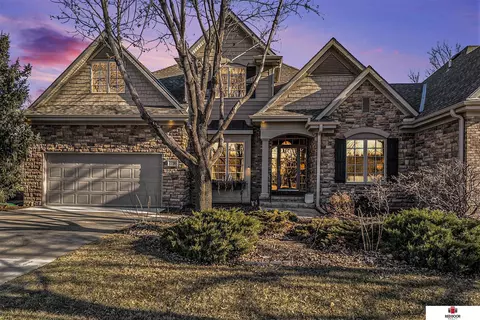 7720 Preserve Ln, Lincoln, NE 68516