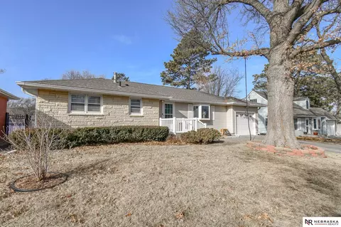 345 S 52nd St, Lincoln, NE 68510