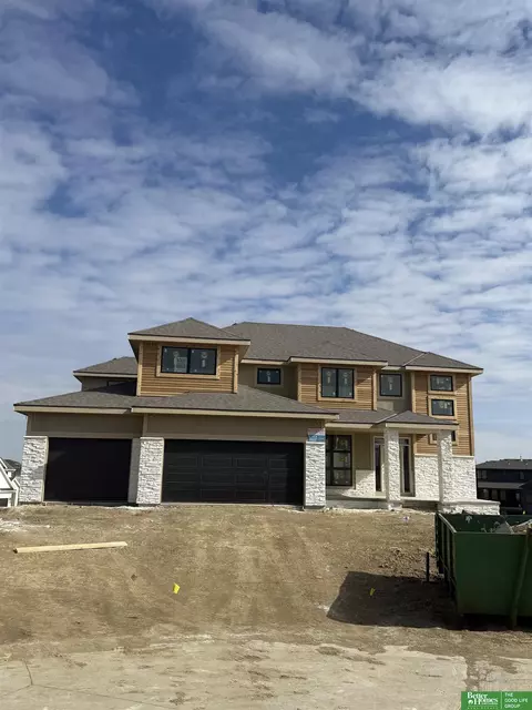 5729 N 209 St, Elkhorn, NE 68022