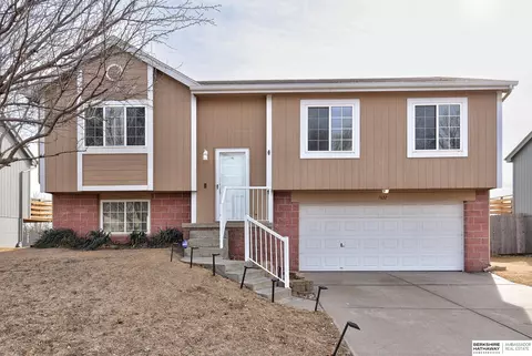 7651 Howell St, Omaha, NE 68122
