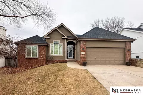 16614 Taylor St, Omaha, NE 68116