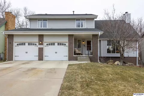 2703 Sheridan Rd, Bellevue, NE 68123