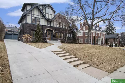 5312 Izard St, Omaha, NE 68132