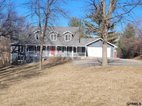 6302 Northern Hills Dr, Omaha, NE 68152