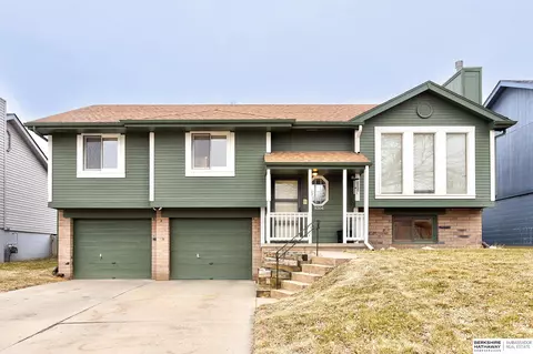 8304 Wyoming St, Omaha, NE 68122
