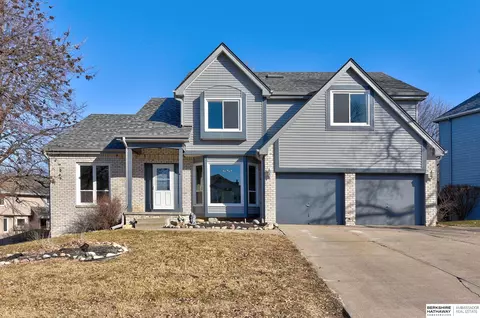 6617 S 107th St, Omaha, NE 68127