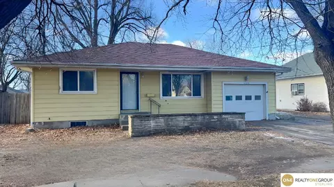 1129 N 4th St, David City, NE 68632
