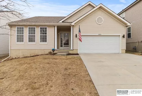 14859 Young St, Bennington, NE 68007