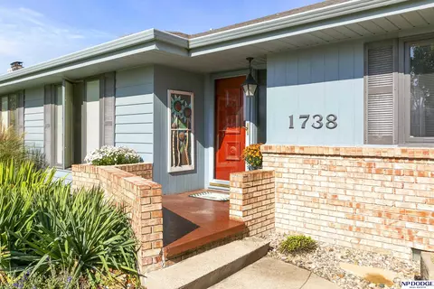 1738 Parkview Dr, Fremont, NE 68025