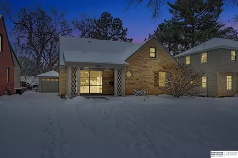 2734 Laurel St, Lincoln, NE 68502
