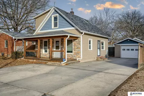 5710 Kearney Ave, Lincoln, NE 68507