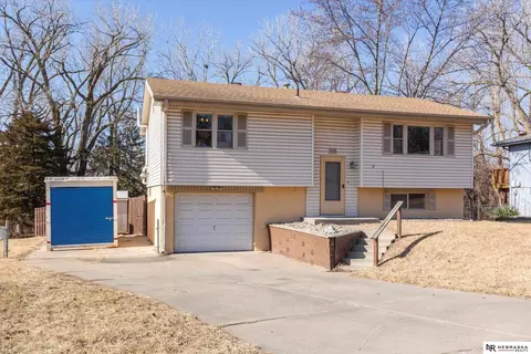 1112 Bryan Ave, Bellevue, NE 68005