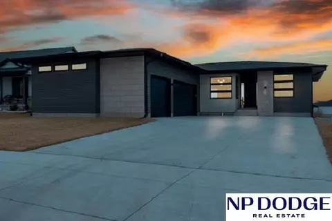 810 W Panorama Rd, Lincoln, NE 68523
