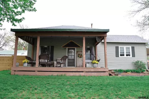 552 N 1st St, Tecumseh, NE 68450