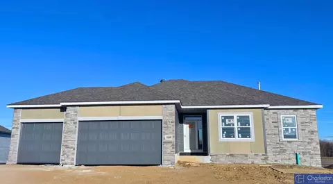 10309 S 97 St, Papillion, NE 68046