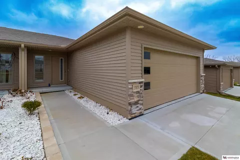 17075 Irving St, Omaha, NE 68118