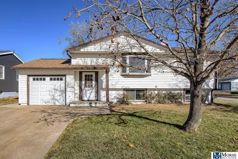 19 Windsor Ave, Council Bluffs, IA 51503