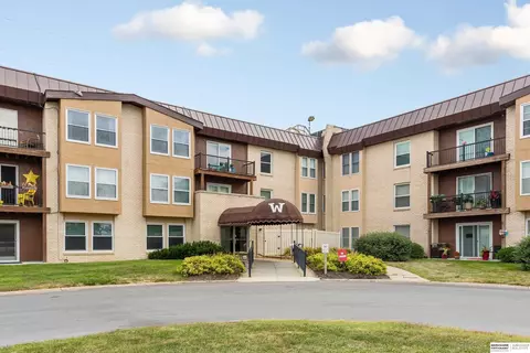 12727 W Dodge Rd #251B, Omaha, NE 68154
