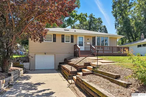 5069 S 129th St, Omaha, NE 68137