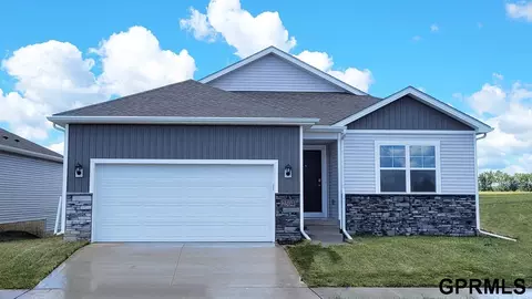 12706 S 205th St, Gretna, NE 68028