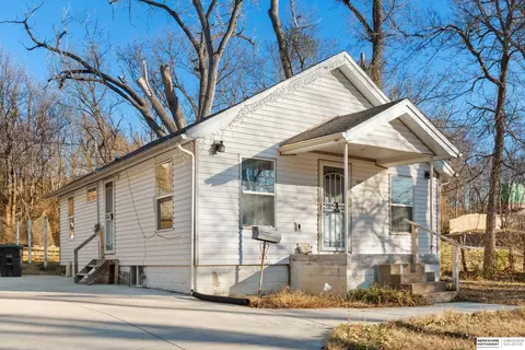 3662 Bedford Ave, Omaha, NE 68111