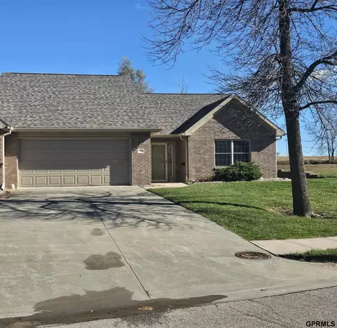 506 S 25 St, Beatrice, NE 68310 photo 2