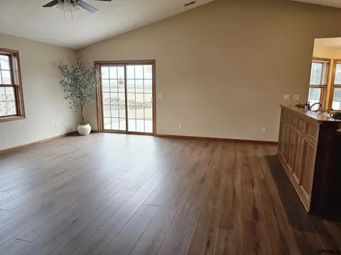 506 S 25 St, Beatrice, NE 68310 photo 6