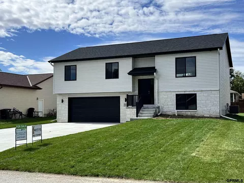 965 H St, Palmyra, NE 68418