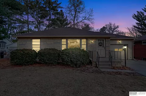 5324 Randolph St, Lincoln, NE 68510