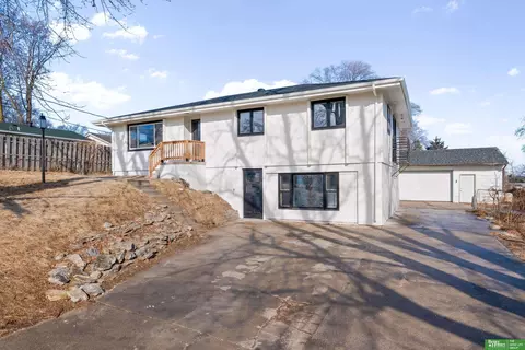 4922 Curtis Ave, Omaha, NE 68104