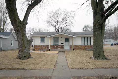 2402 Washington St, Bellevue, NE 68005