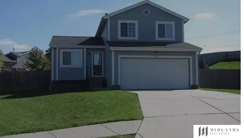 1009 Bison Cir, Papillion, NE 68046