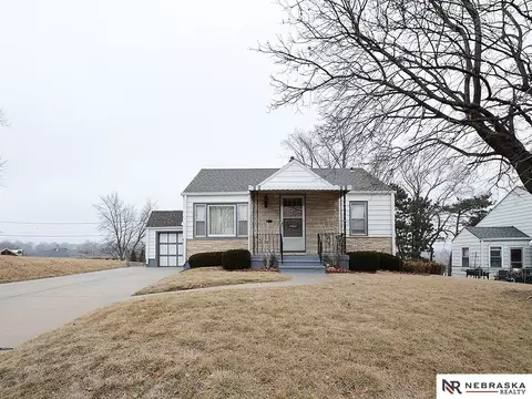 4060 F St, Omaha, NE 68107