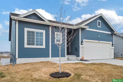 8418 S 179 St, Omaha, NE 68136