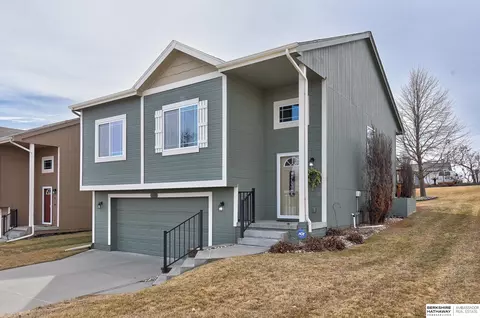 14289 Wood Valley Dr, Omaha, NE 68142